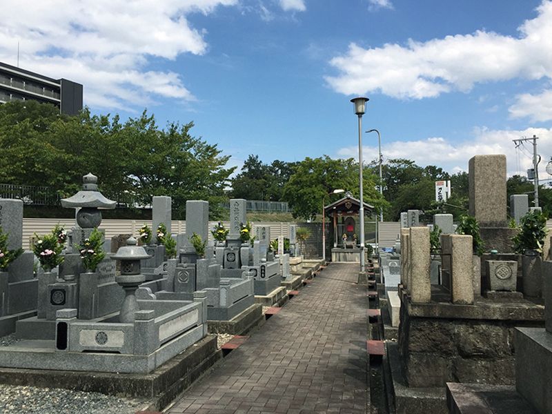 春日墓地