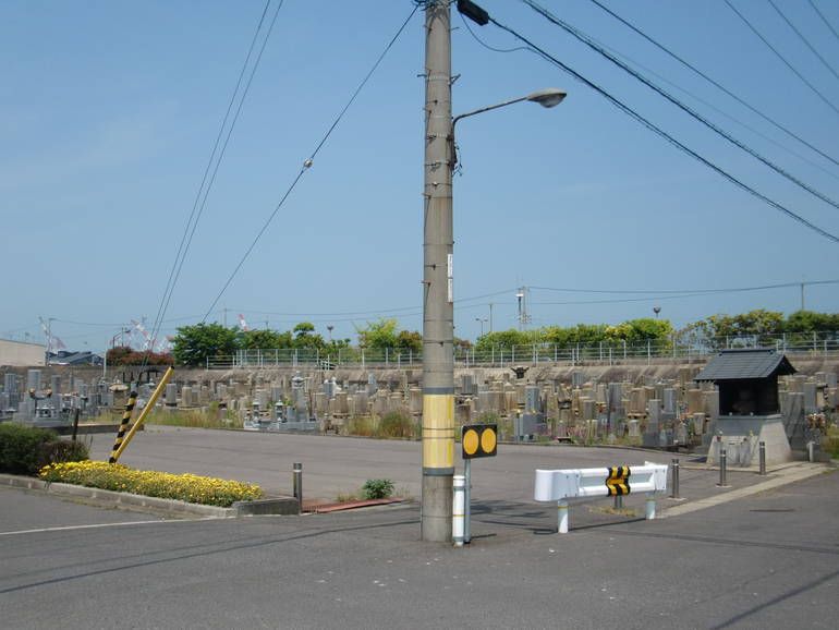 条六墓地