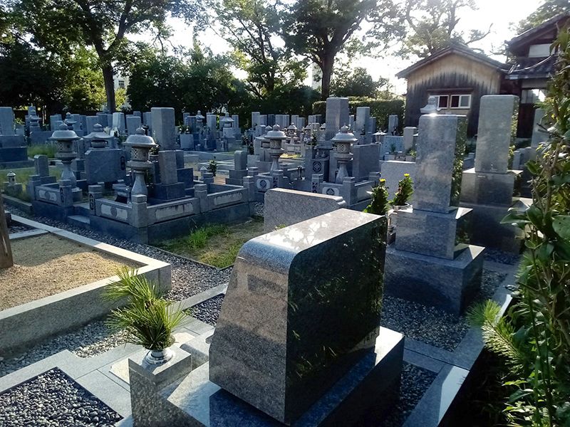 本源院墓地