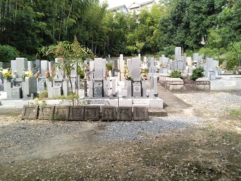 慈願寺境内墓地