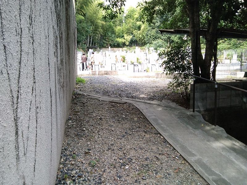 慈願寺境内墓地