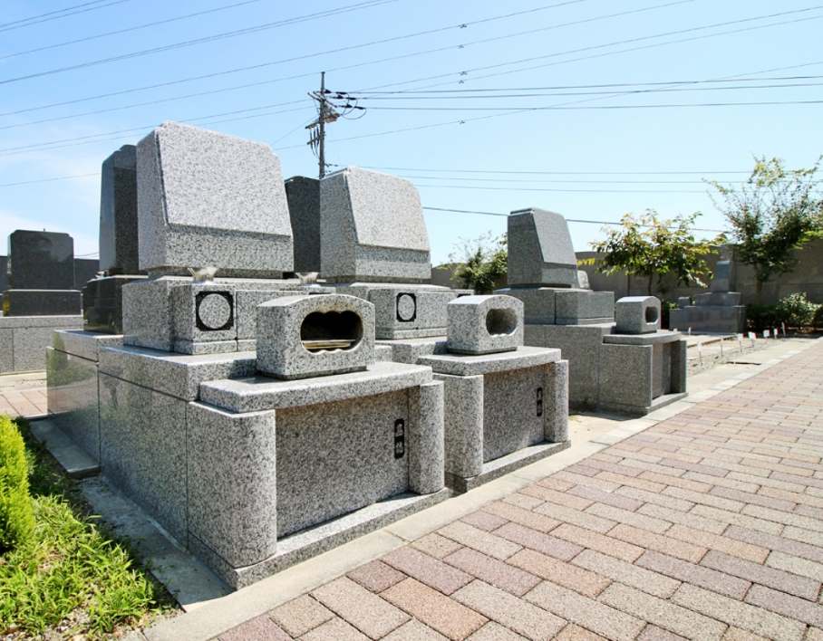 さわ霊園　日当たりのよい墓域