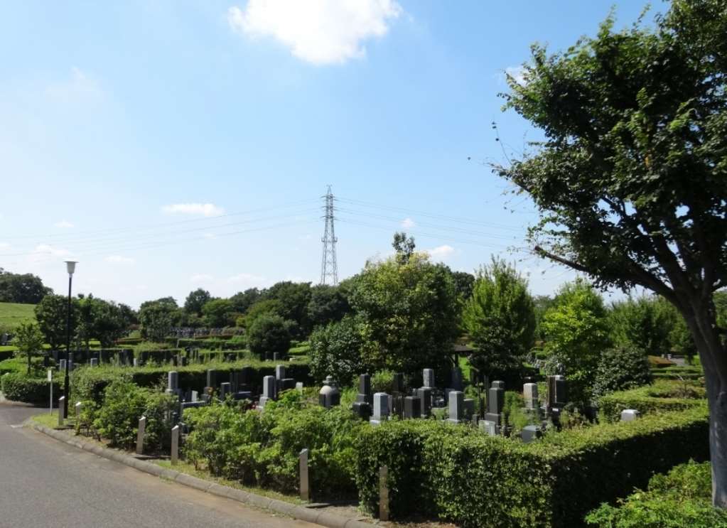 新座市営墓園の敷地入口