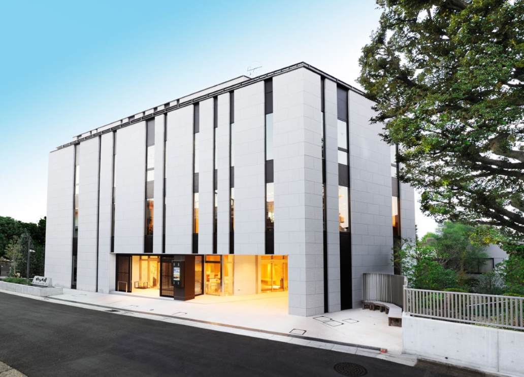 成勝寺 経堂ゆいの御廟のスタイリッシュな外観