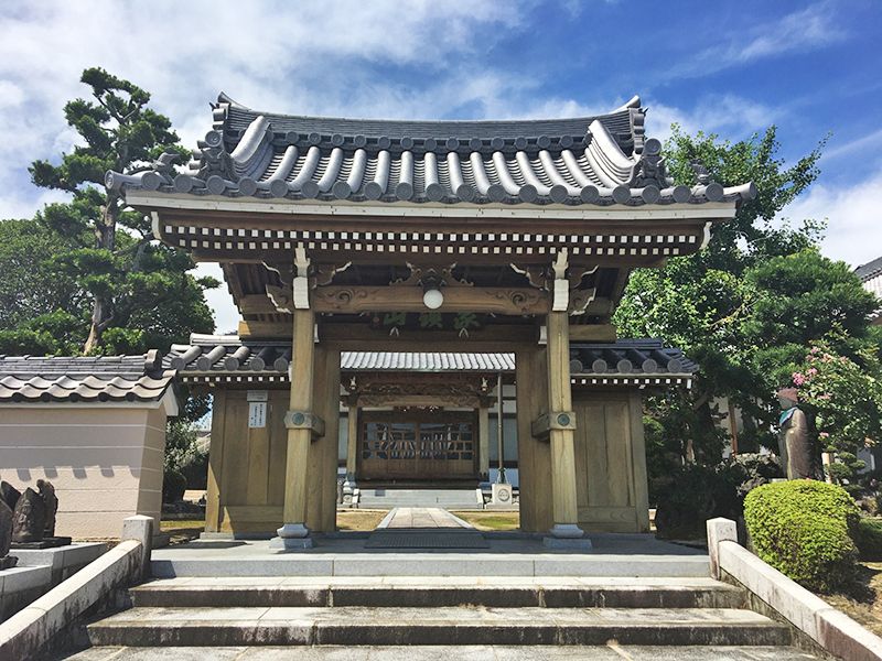 泉徳寺 のうこつうぼ