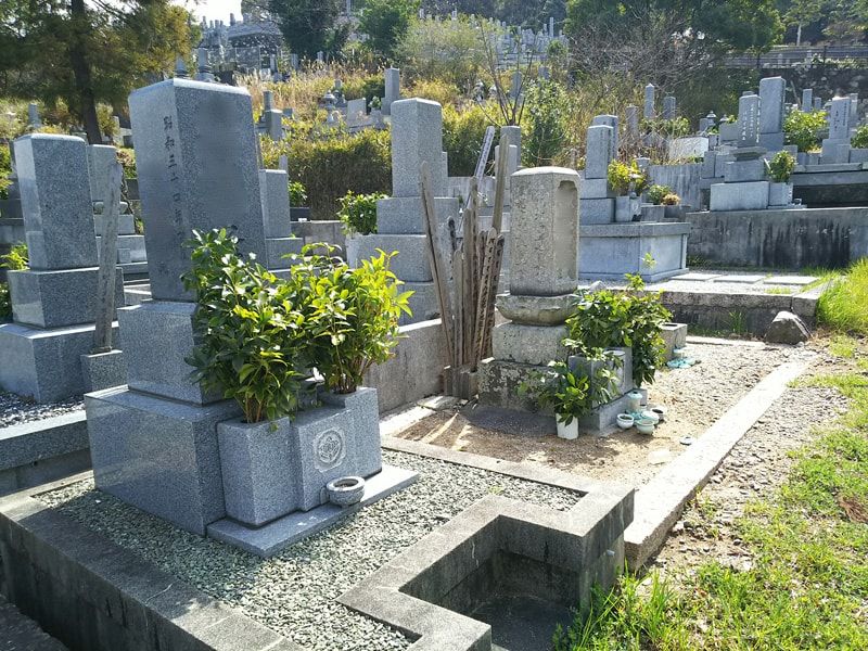 松山市営 宝塔寺境外墓地