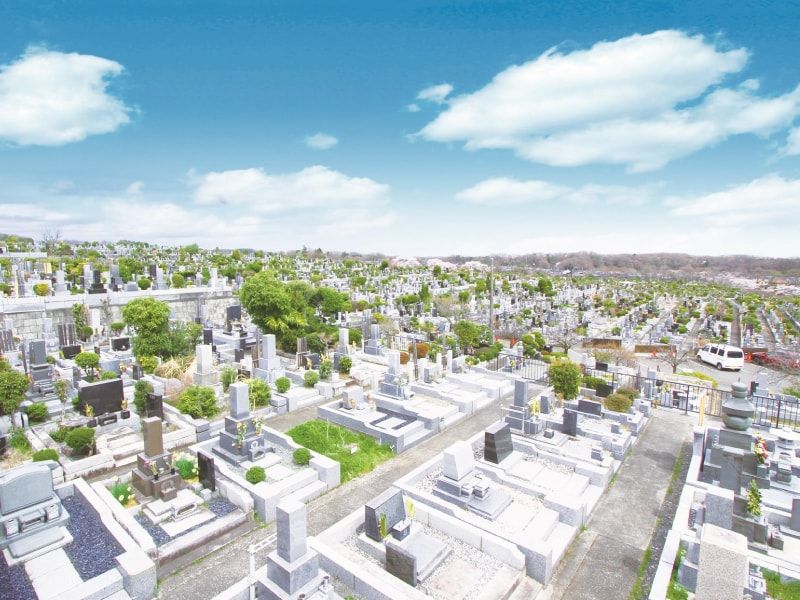 南多摩霊園　日当たりが良く明るく広い霊園風景