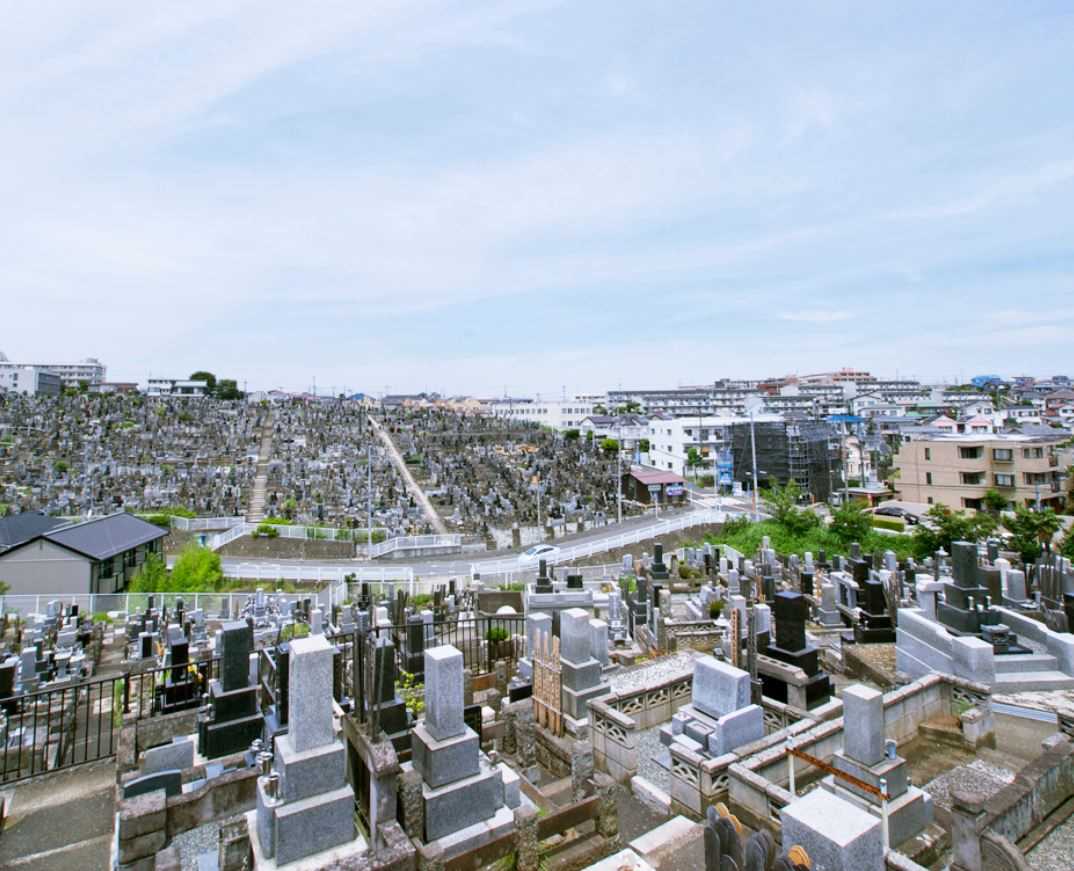 横浜市営 三ツ沢墓地　見渡しのよい墓域