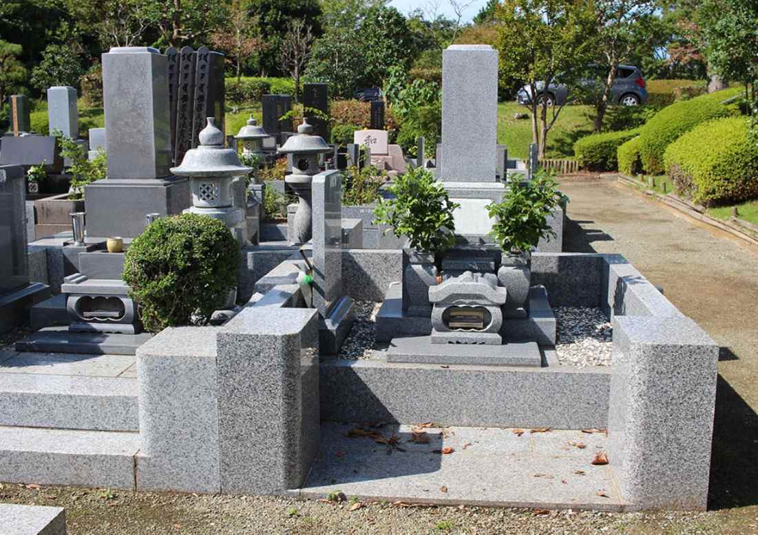 藤沢市営 大庭台墓園　和型墓石