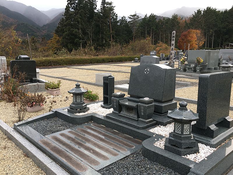 下條村営 墓地公園