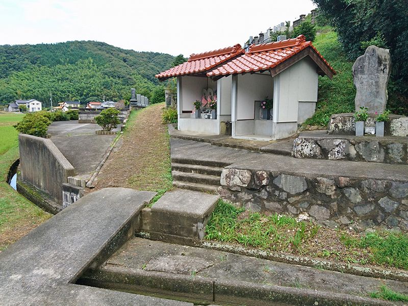 浜田市営 上府三重共同墓地