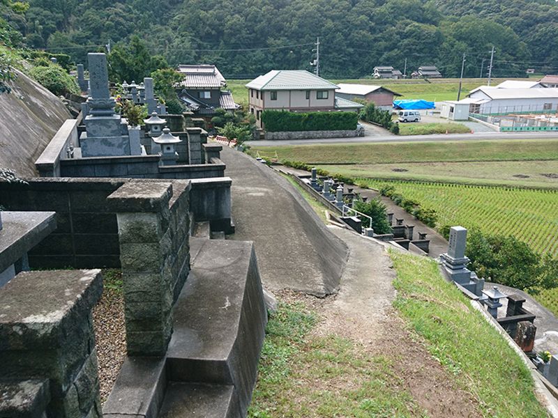 浜田市営 上府三重共同墓地