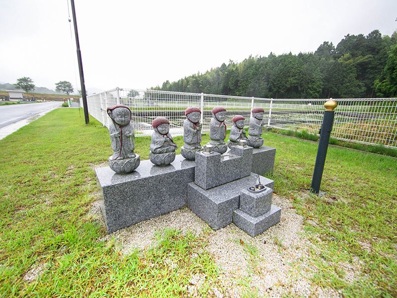 安来墓園