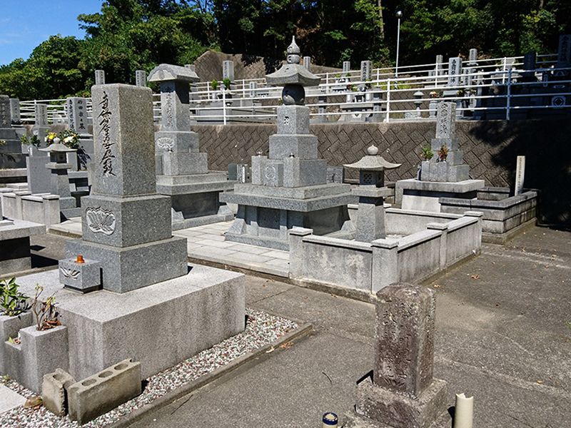 江津市営 小迫谷墓地公園