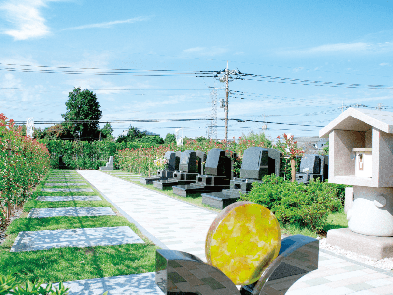 新の丘さくら浄苑の園内通路②