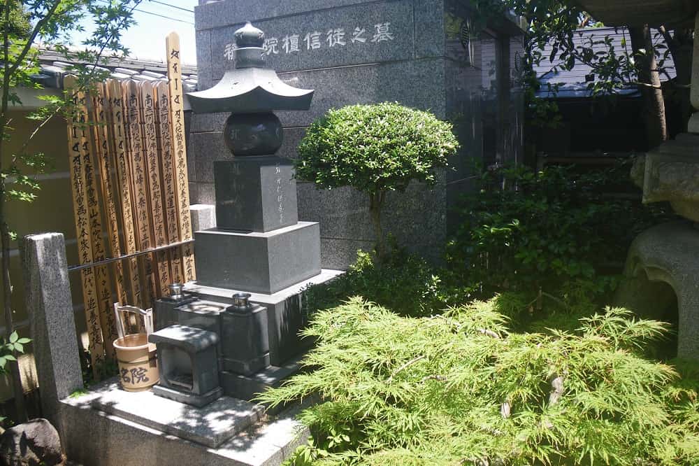 ねりま平和観音　緑に囲まれた檀信徒之墓