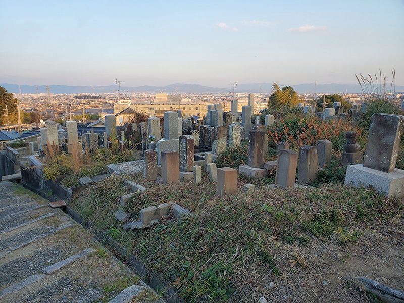 中ノ山墓地