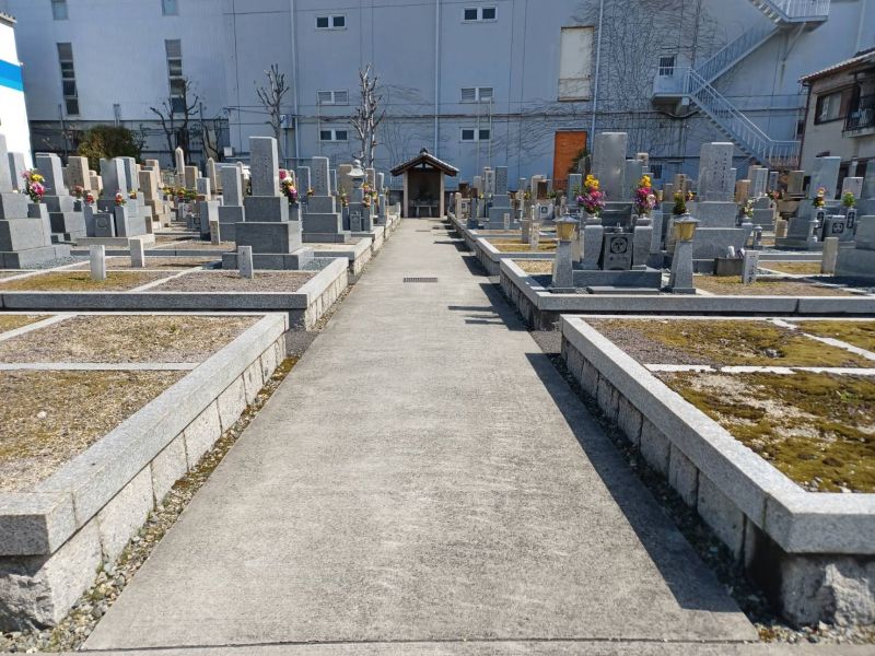 鳥飼中共同墓地