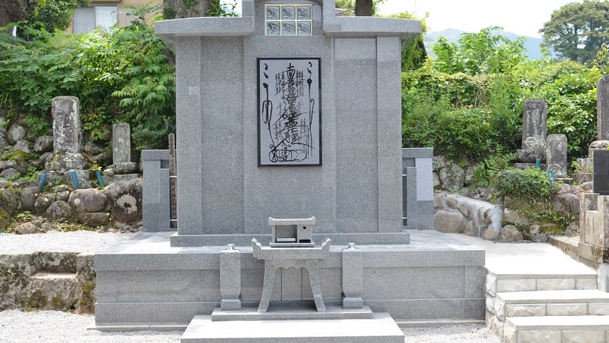 集合墓のひとつである納骨堂