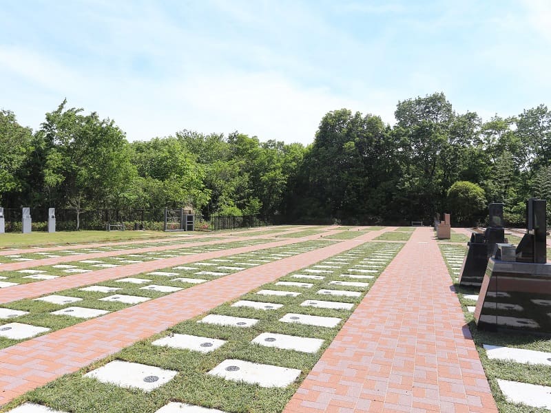 メモリアルパーク厚木ふるさとの丘　ゆとりのある建墓区画