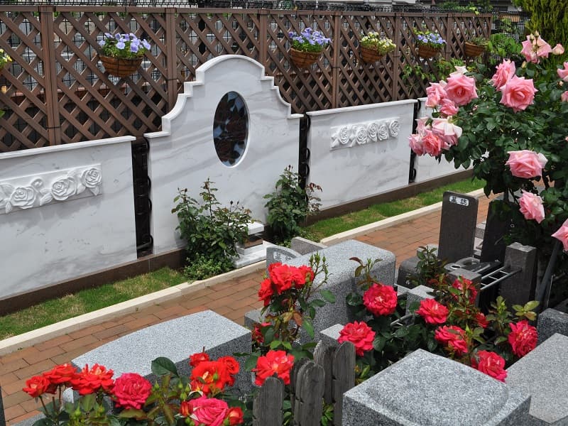 府中ふれあいパーク　手入れが行き届いている墓域