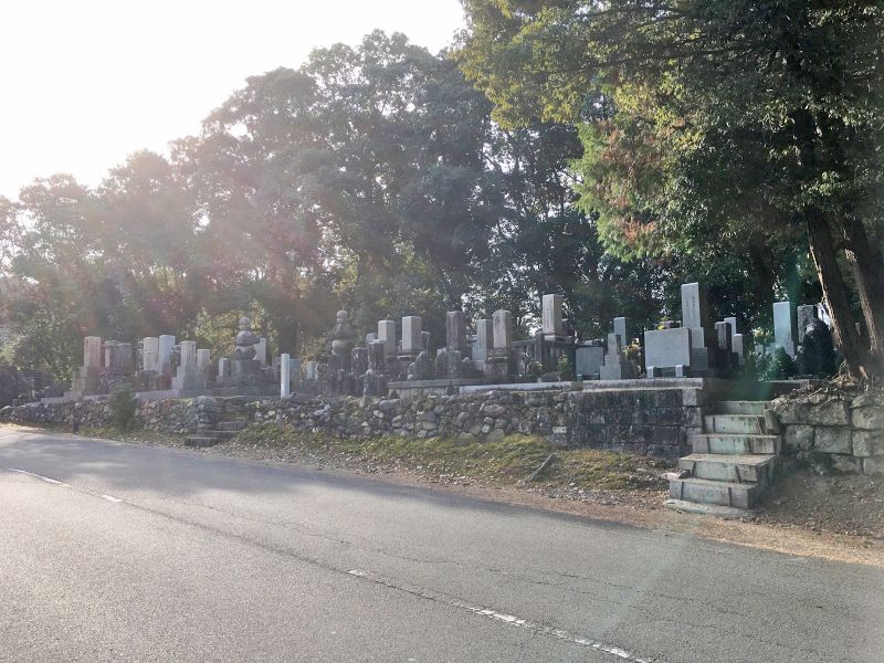 西小墓地