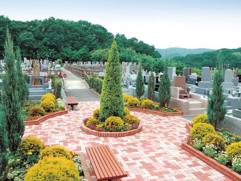 八王子上川霊園の整備され手入れされた墓域