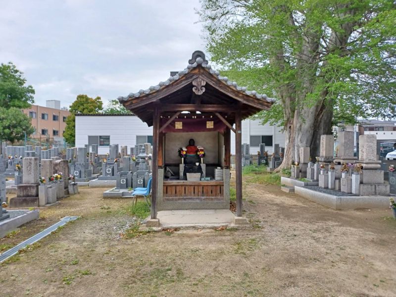 堀溝・新家墓地