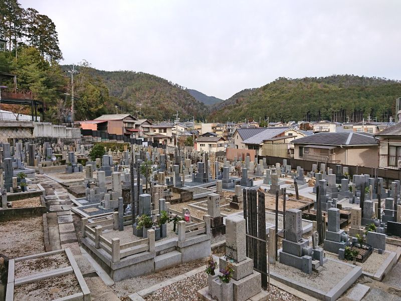 鳴滝霊園