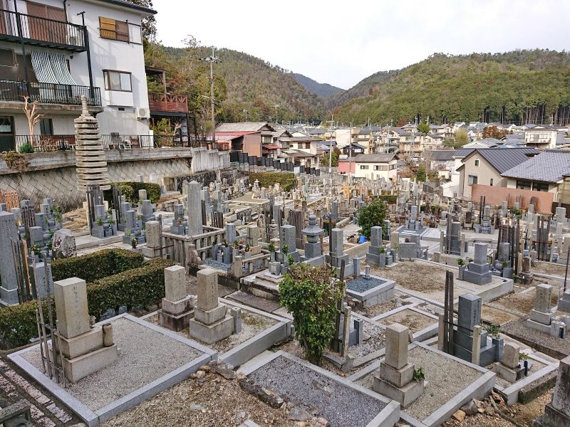 鳴滝霊園