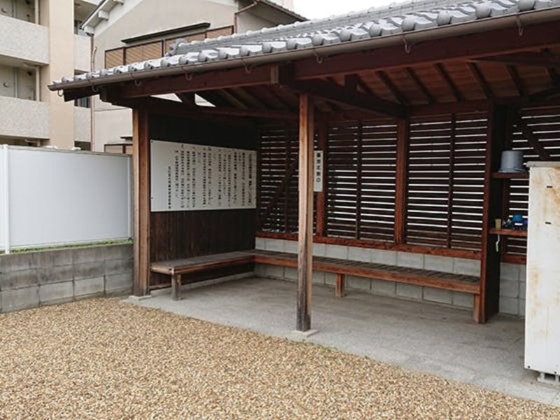 五位堂共同墓地