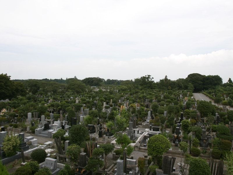 市川市霊園の墓所風景