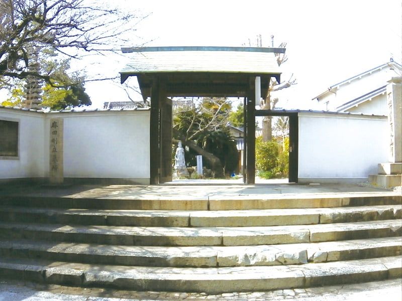 浄春寺夕陽苑の正面入り口