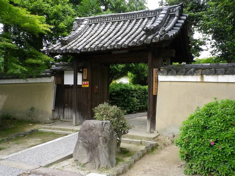 荘厳院の入り口