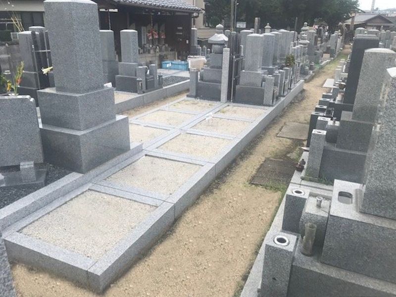 向島西堤共同墓地