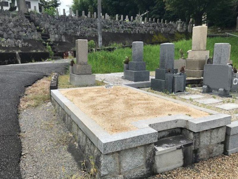 東山墓地