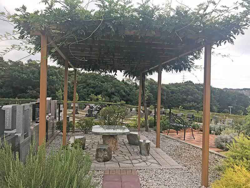 川崎清風霊園内の休憩所