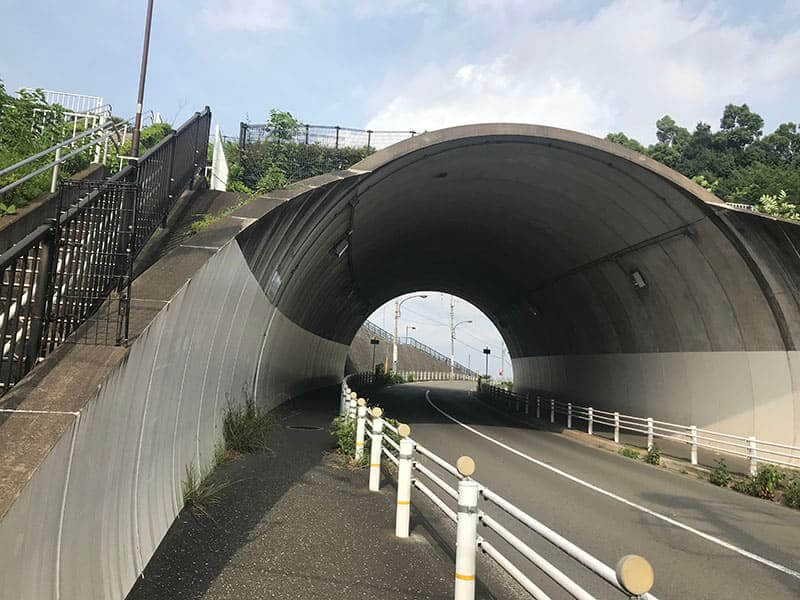 南大沢バードヒルズ近くのトンネル