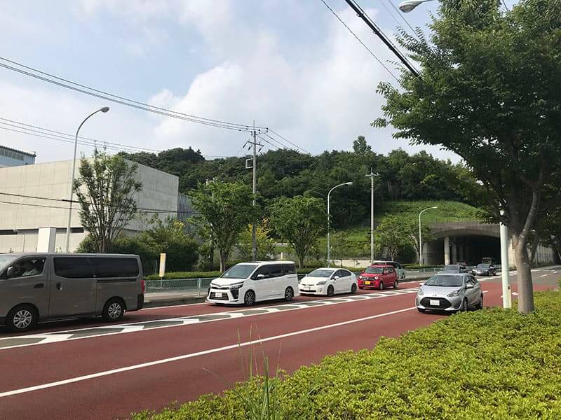 南大沢バードヒルズ近くの道路