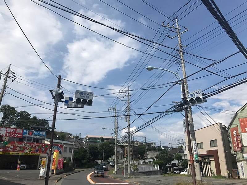メモリアルガーデン山田お寺前交差点