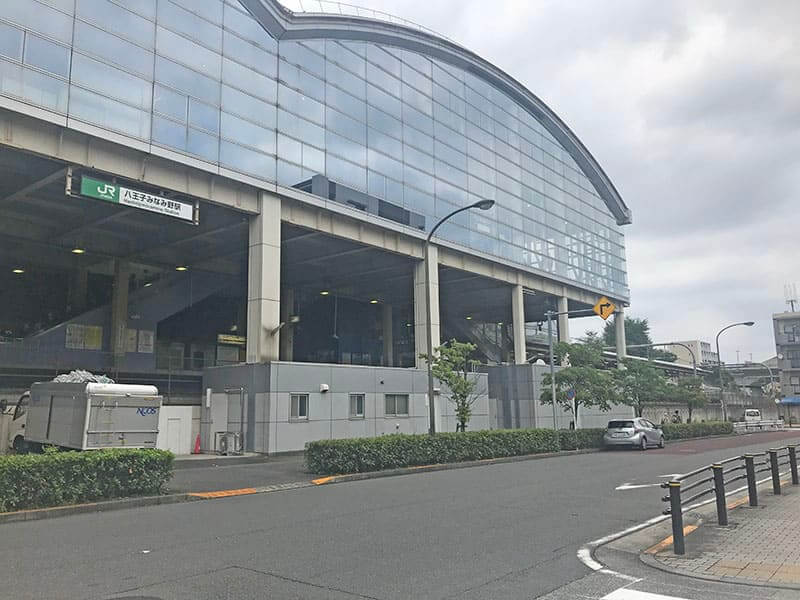 八王子みなみ野駅正面