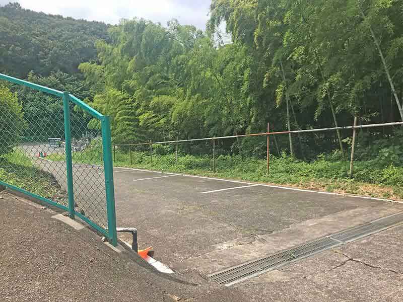 片倉聖地霊苑駐車場