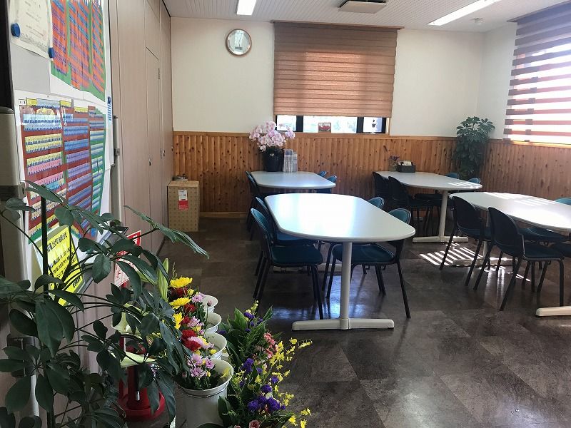 メモリアルパーク川口山王 屋内の休憩スペース