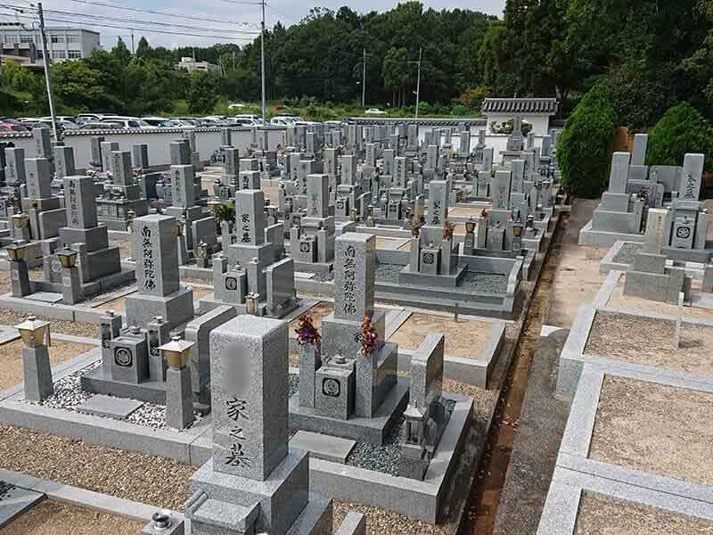 発志院墓地の墓域全体