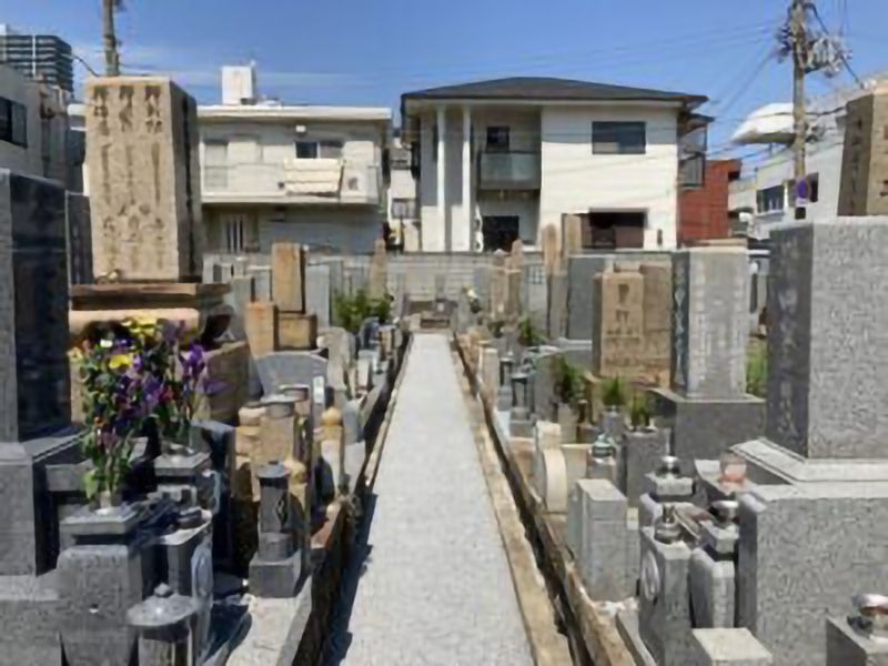 鷹取墓地