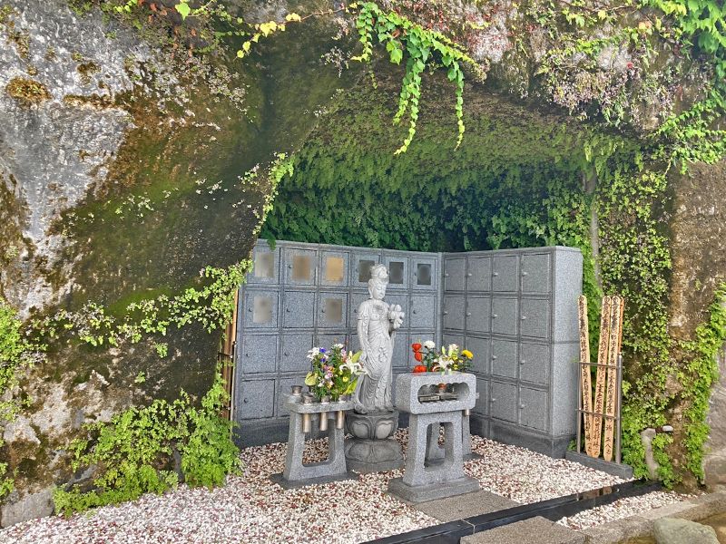 薬王寺 のうこつぼ