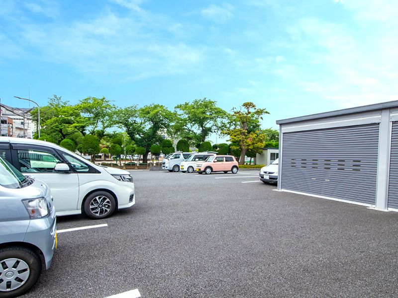 広い駐車場