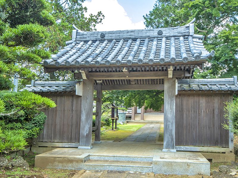 木造の寺院門