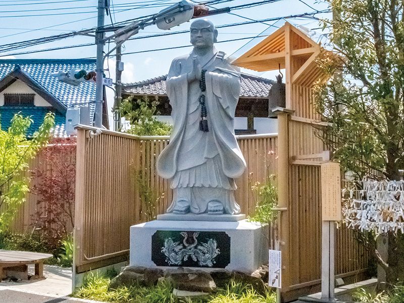 観音像のある供養所
