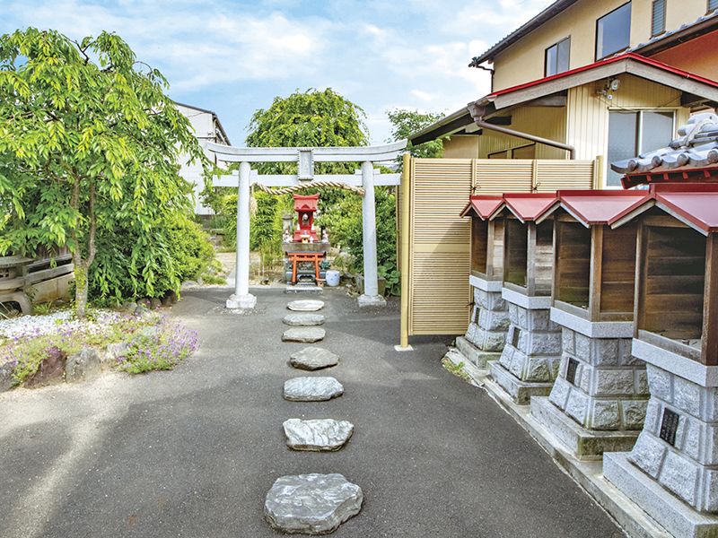 石畳の参道
